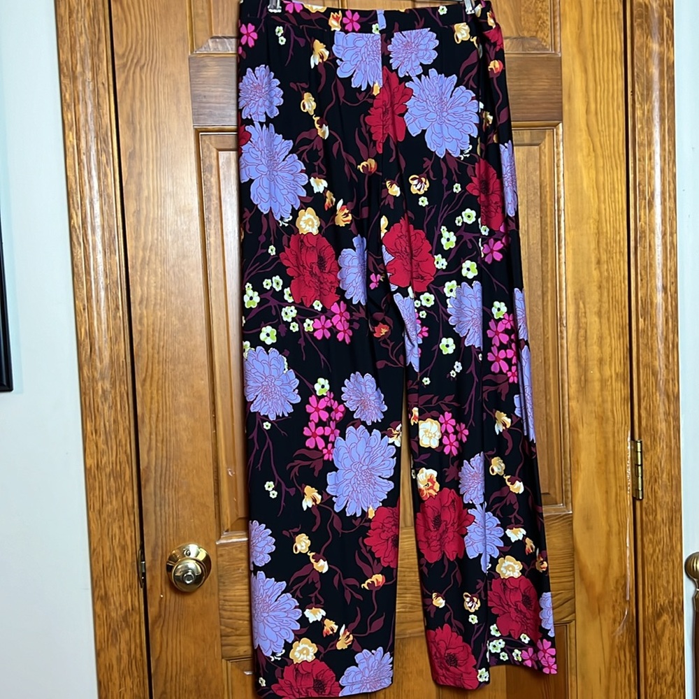 Women's Size Large Petite Susan Graver Liquid Knit Black Printed Pants - Picture 7 of 14